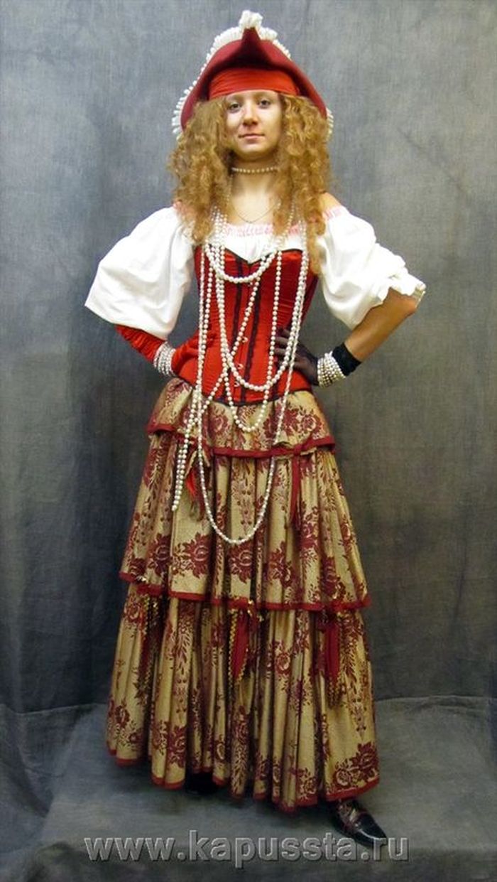 Пиратский женский костюм в красном